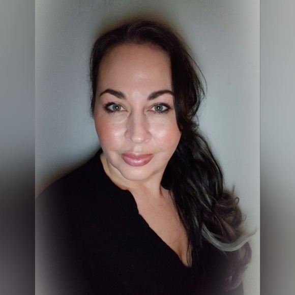 Meet your Posher, Rachael - Picture 3 of 5